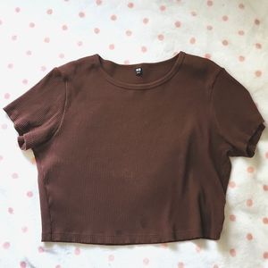 Uniqlo brown crop top